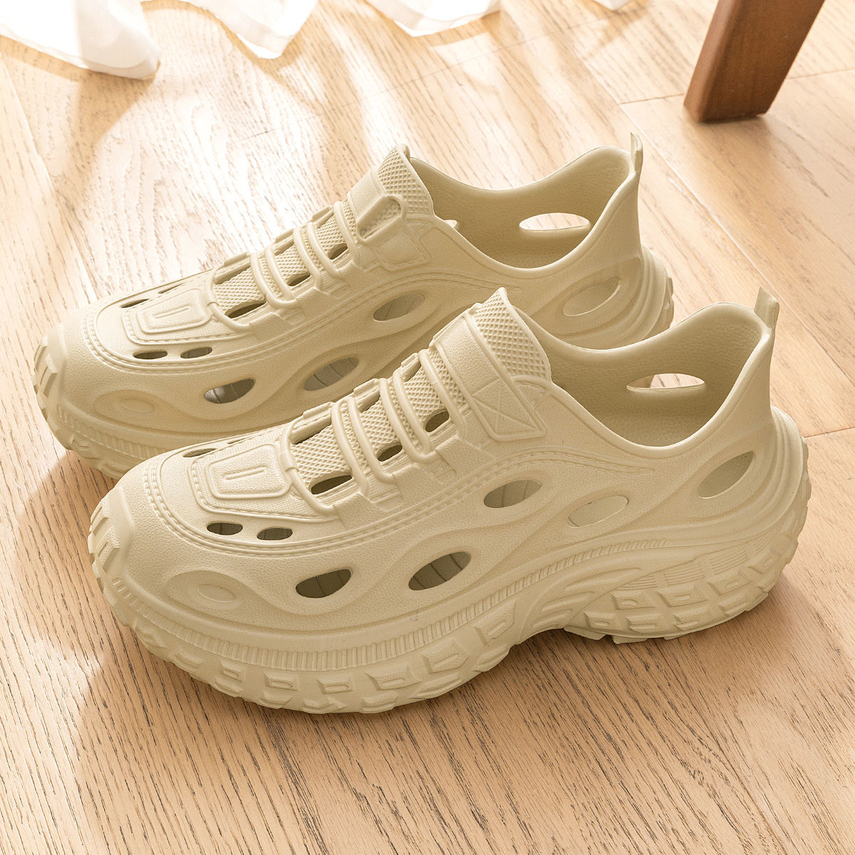 Summer Clothing Drive - Men's summer outdoor clothing, beach shoes,