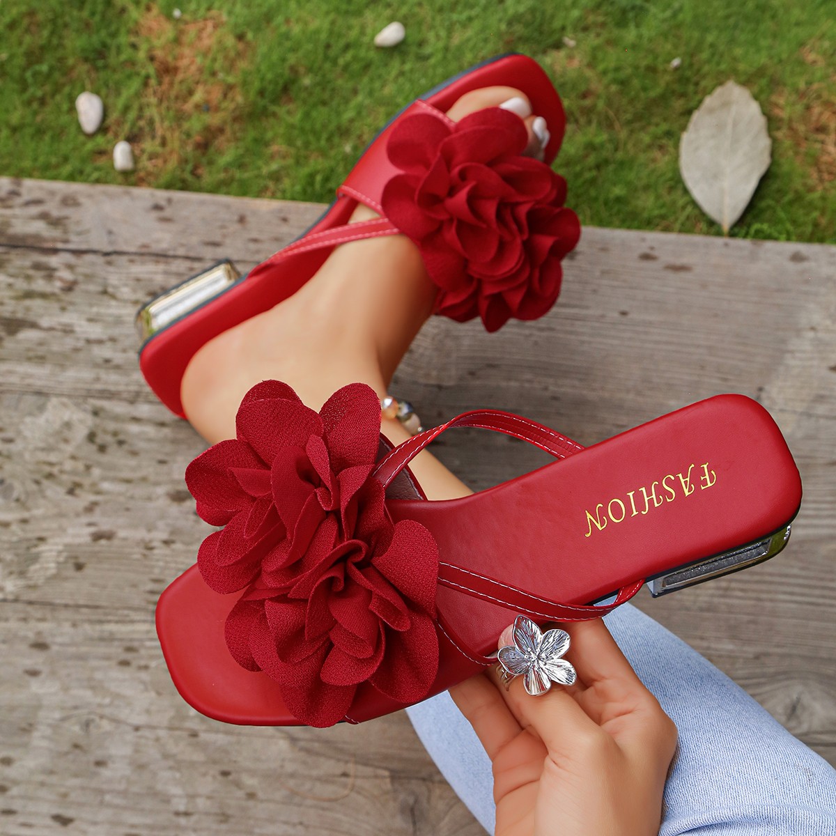 Red Flower Decorated Flip-flop - Summer Clothing Korea ulasan dan harga